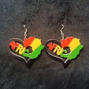Afrocentric Earrings / Heart-Shaped Earrings / Africa Earrings